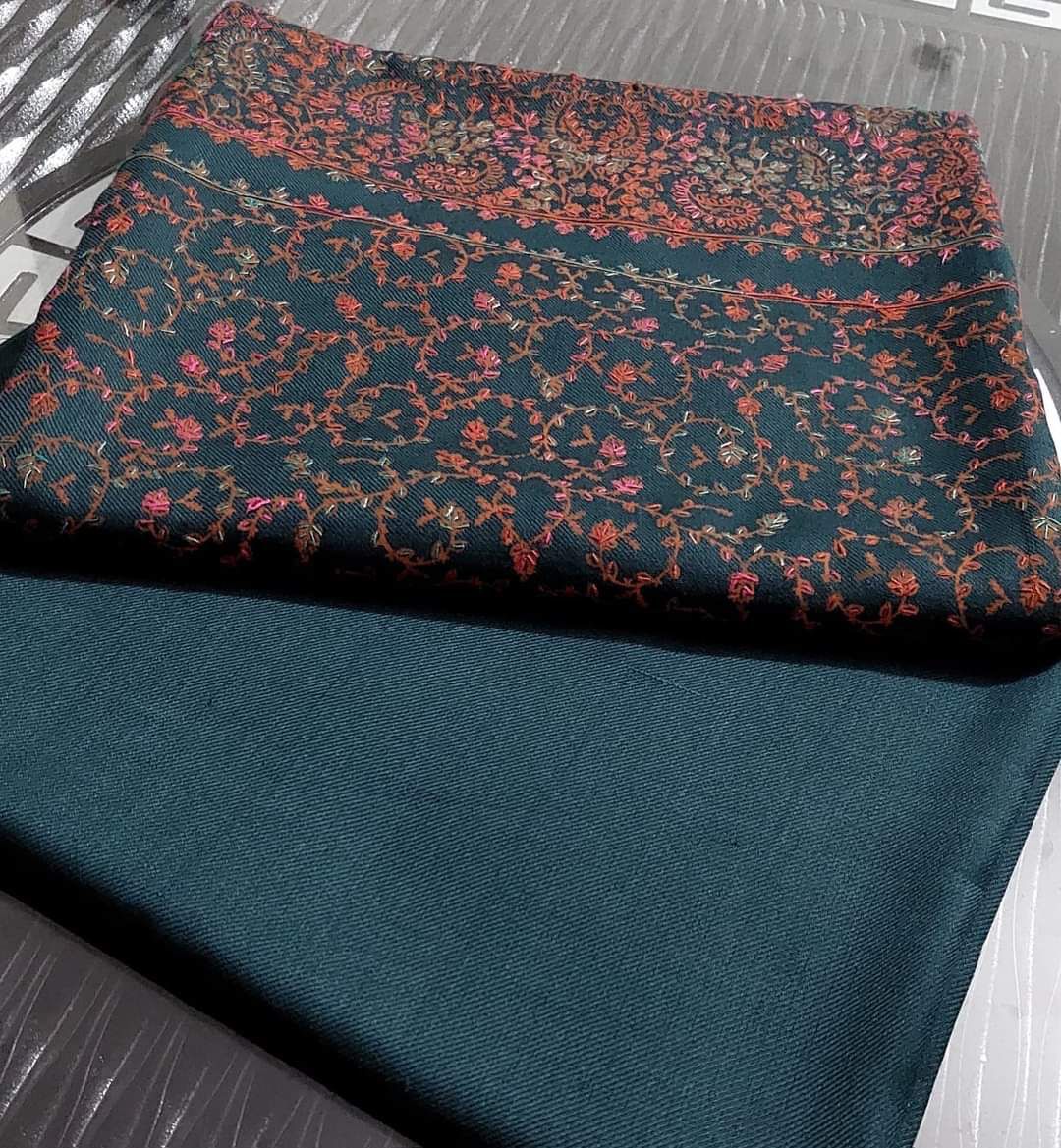 Big Taj Handmade Pure Pashmina Shawl with Plain Pashmina Suit – Luxury Winter Ensemble - Image 6