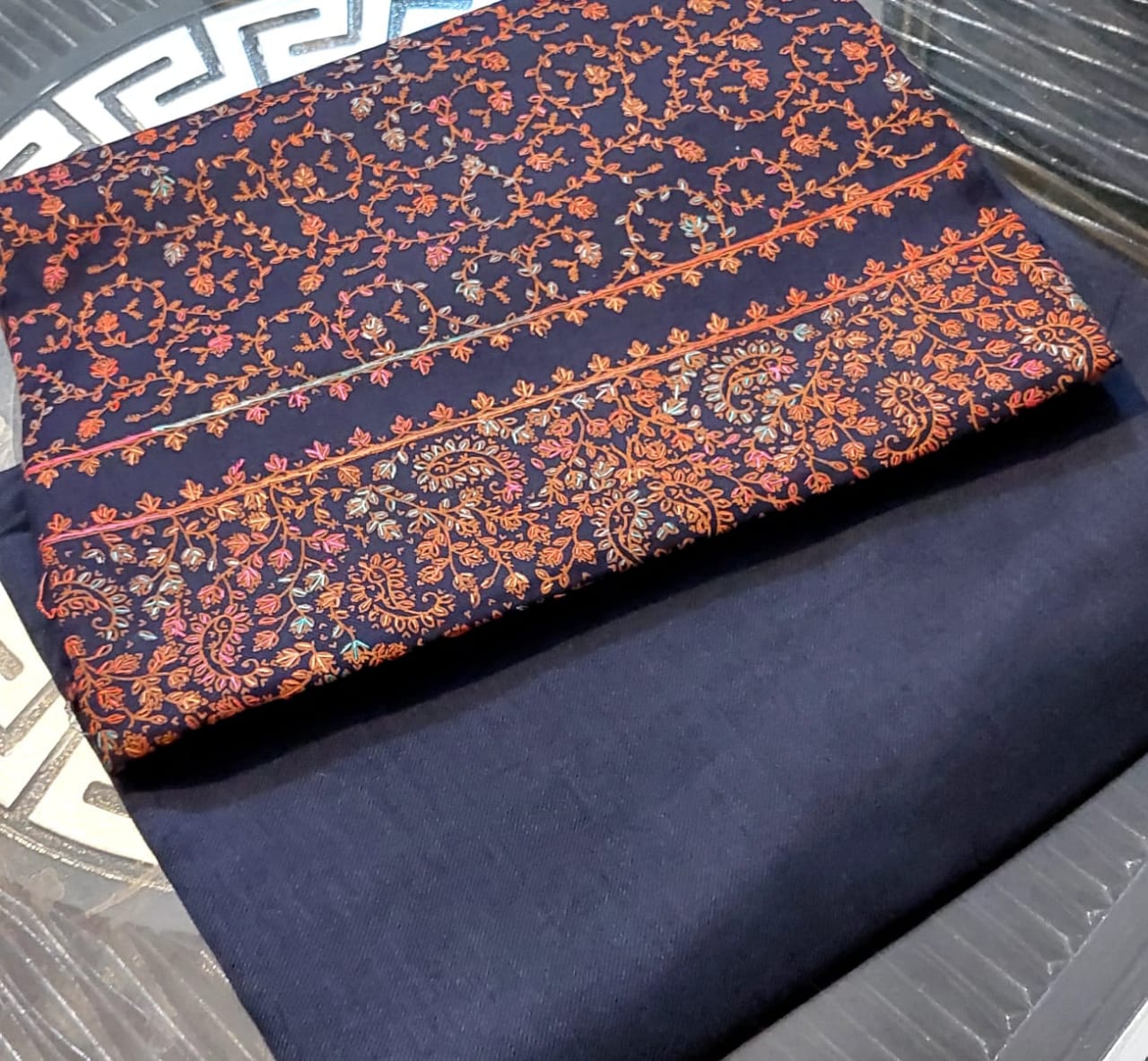 Big Taj Handmade Pure Pashmina Shawl with Plain Pashmina Suit – Luxury Winter Ensemble - Image 5