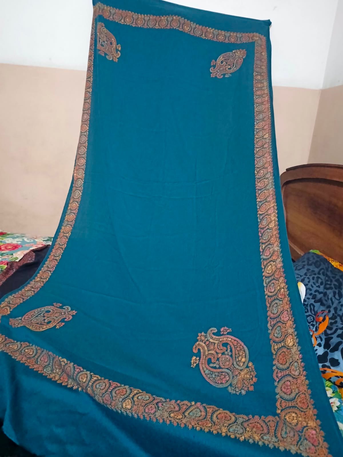 Big Kingri Pure Pashmina Shawl - Image 6